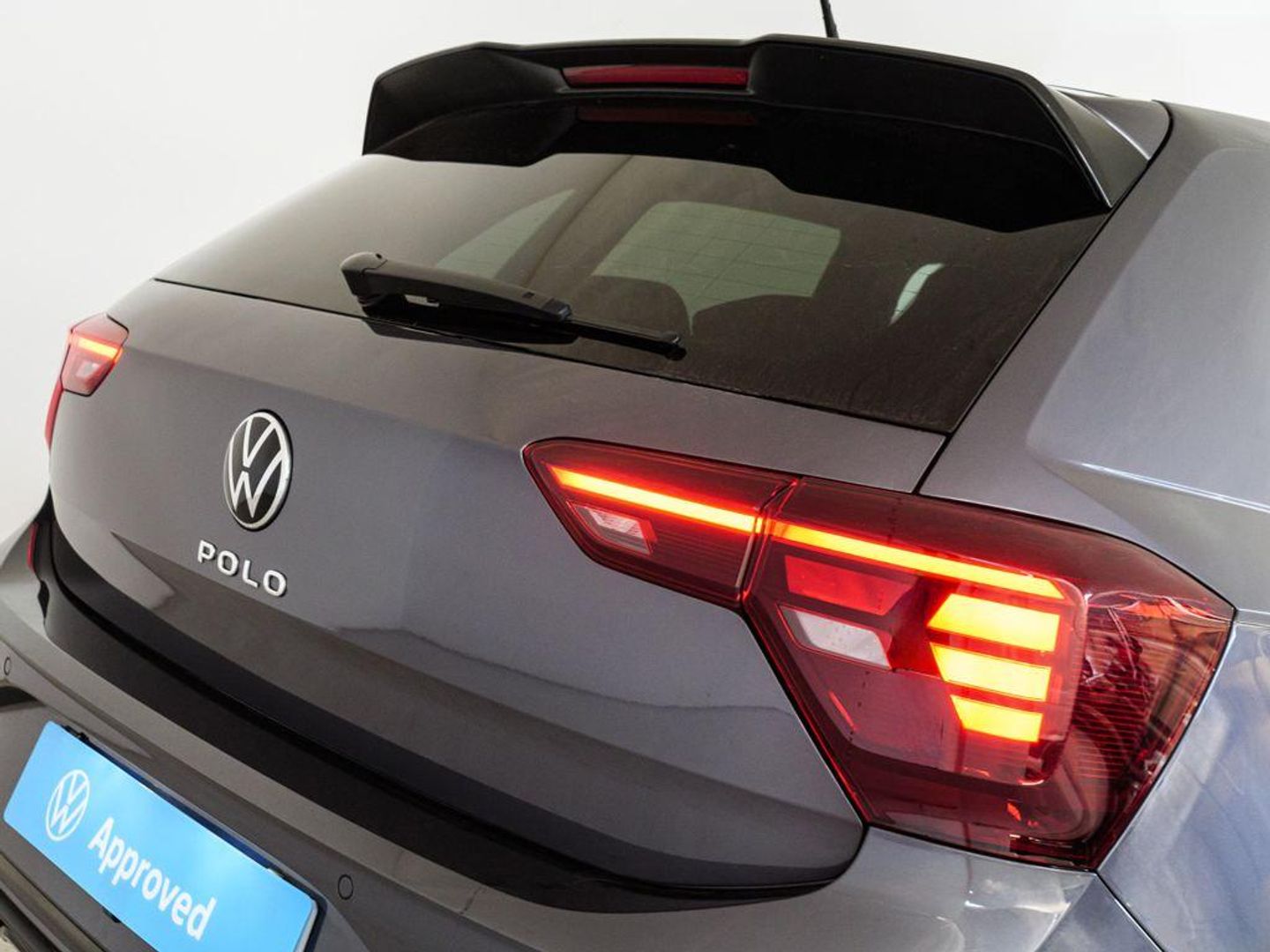 Volkswagen Polo R-Line 1.0 TSI 85 kW (115 CV) DSG Gris Compact