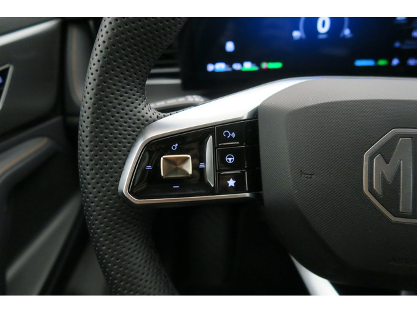 MG eHS 1.5T PHEV Luxury 249 kW (339 CV)