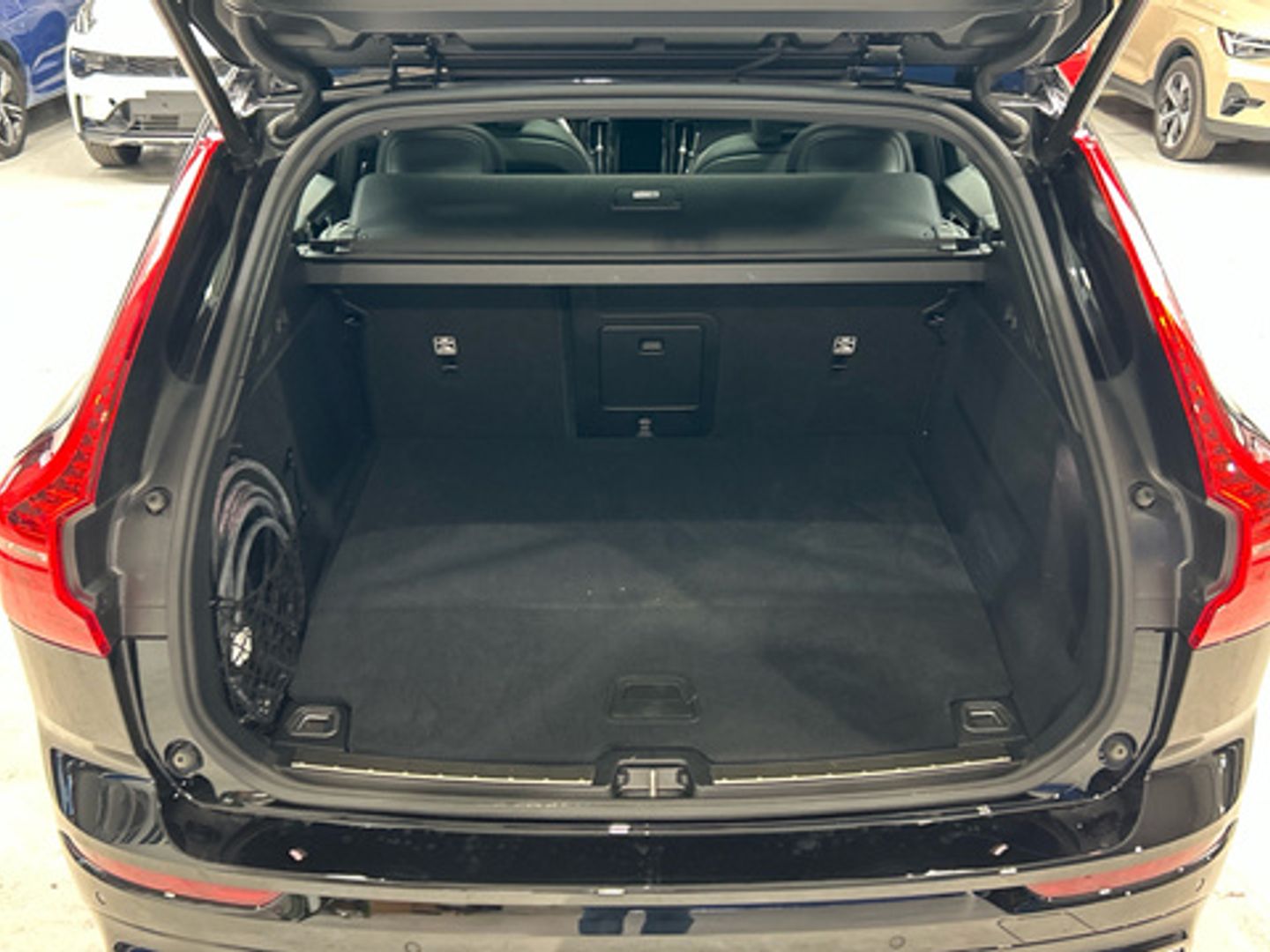 Volvo XC60 T6 Recharge Plus Black Edition AWD AT 257 kW (350 CV)