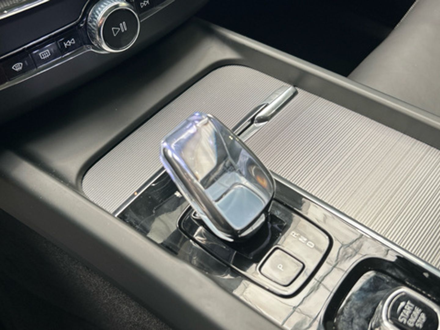 Volvo XC60 T6 Recharge Plus Black Edition AWD AT 257 kW (350 CV)
