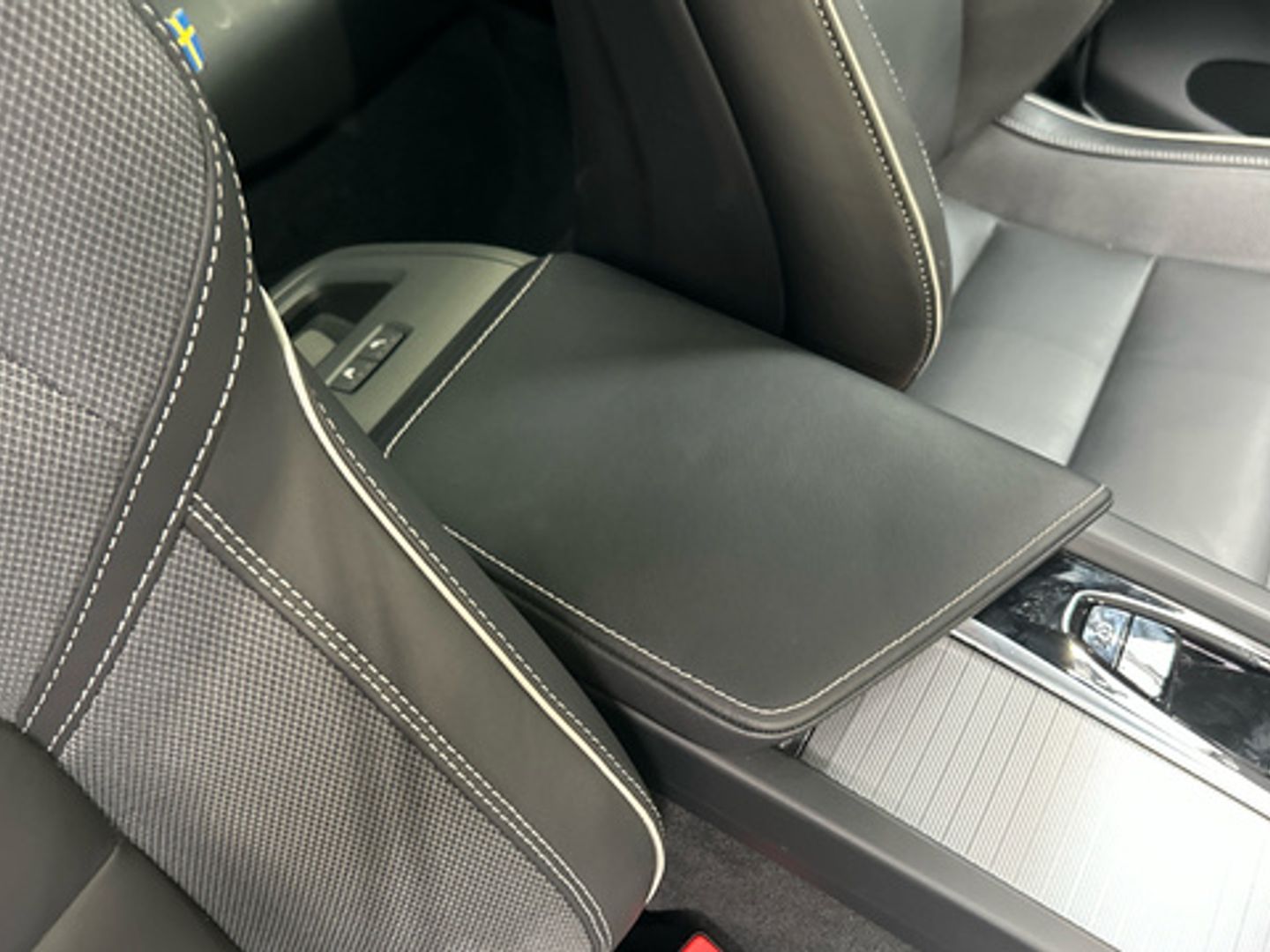 Volvo XC60 T6 Recharge Plus Black Edition AWD AT 257 kW (350 CV)