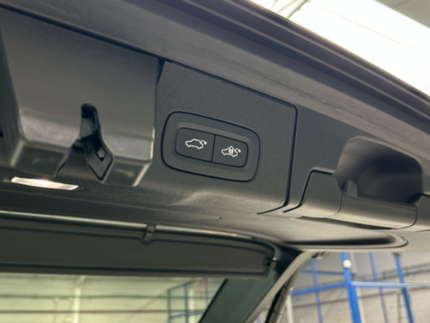Volvo XC60 T6 Recharge Plus Black Edition AWD AT 257 kW (350 CV)