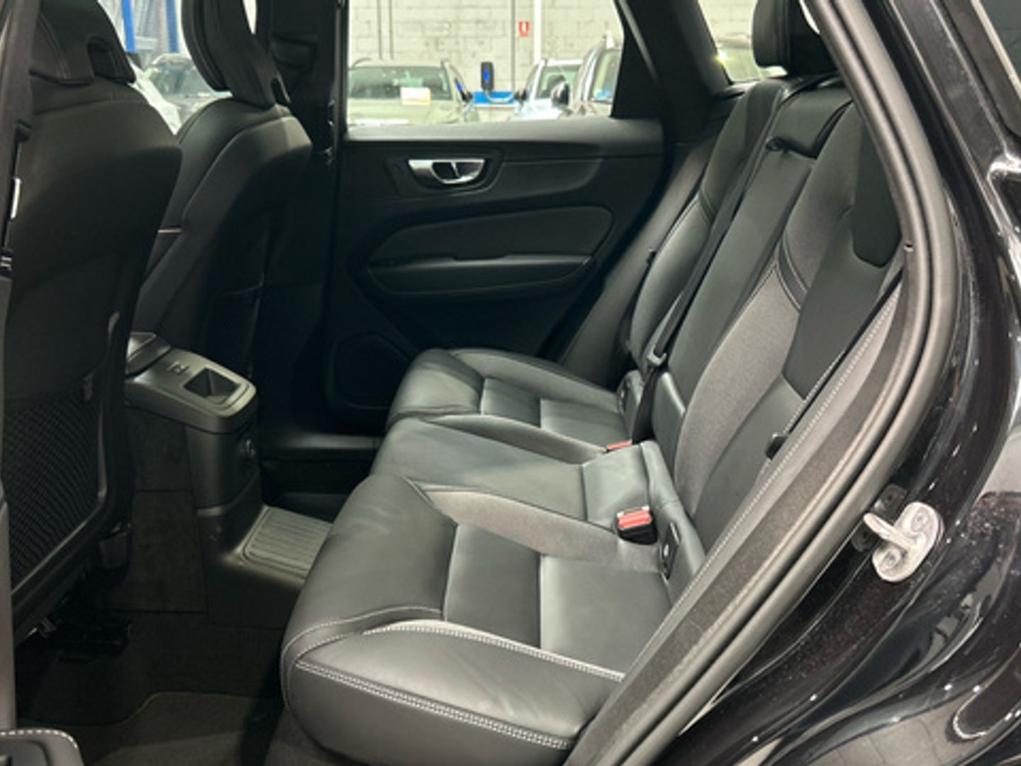 Volvo XC60 T6 Recharge Plus Black Edition AWD AT 257 kW (350 CV)