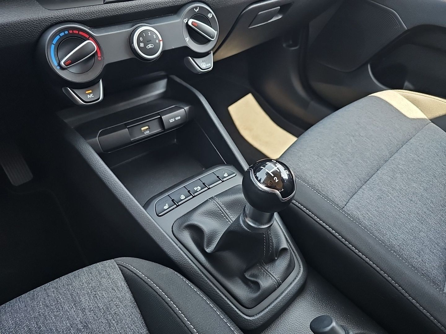 Kia Stonic 1.2 DPi Concept 62 kW (84 CV)