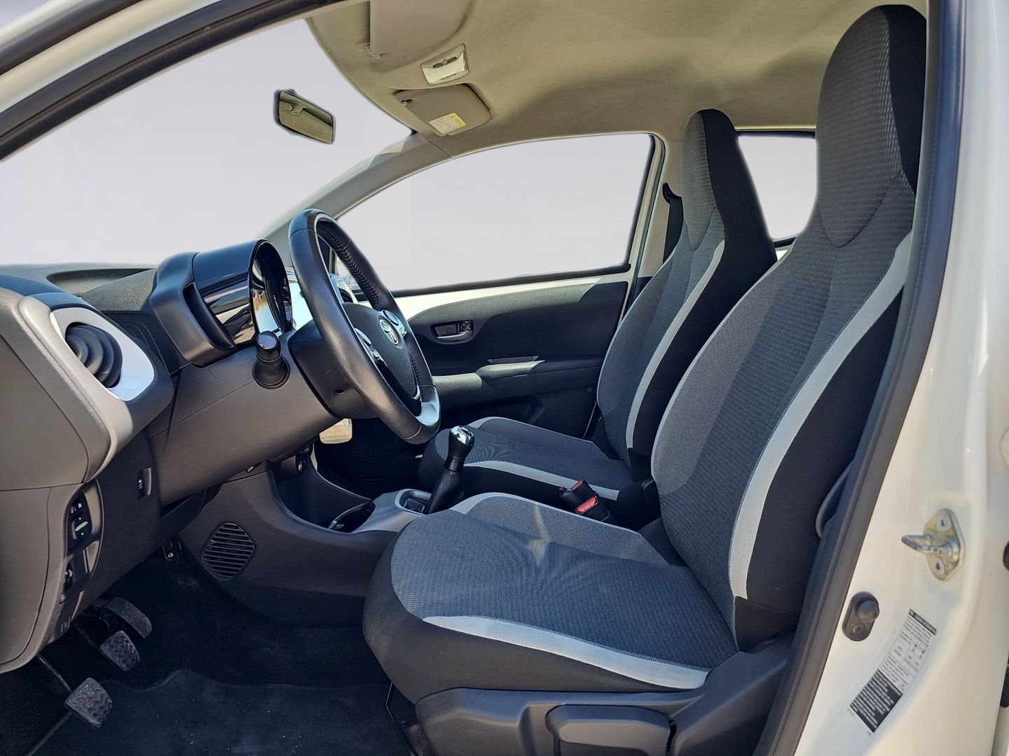 Toyota Aygo 1.0 70 x-play 53 kW (72 CV)