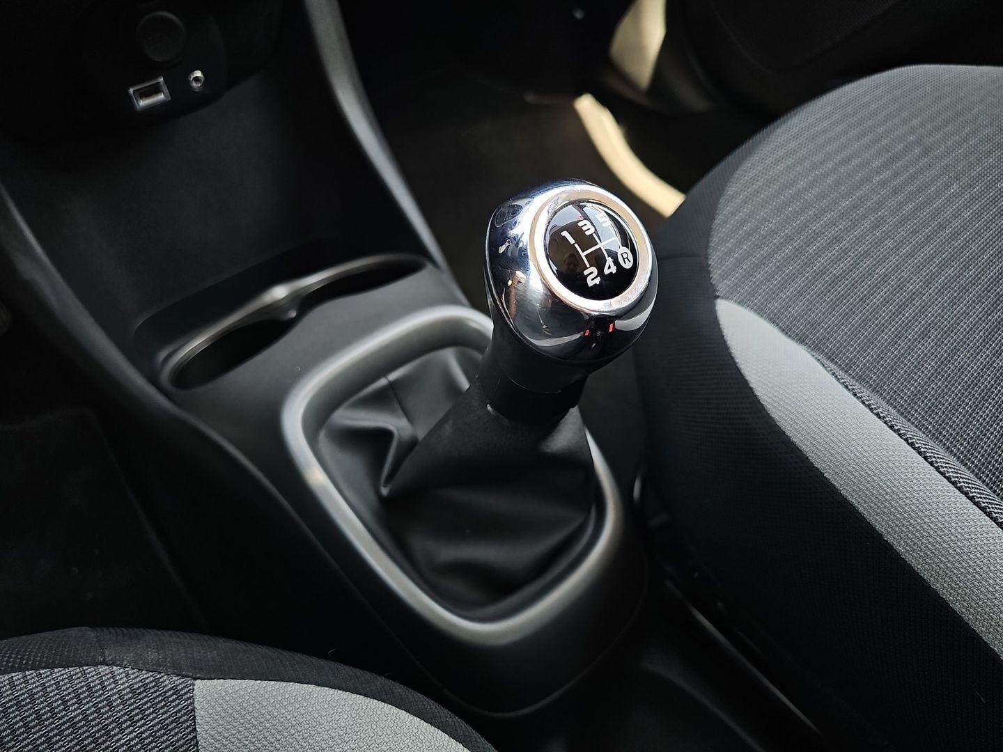Toyota Aygo 1.0 70 x-play 53 kW (72 CV)