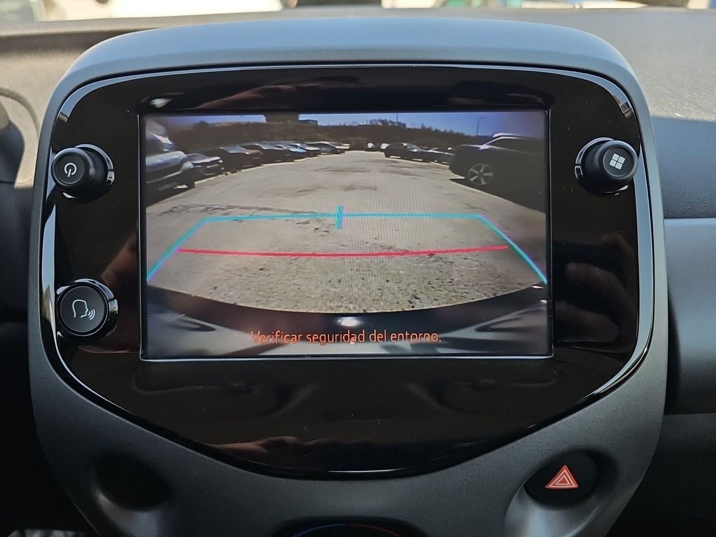 Toyota Aygo 1.0 70 x-play 53 kW (72 CV)