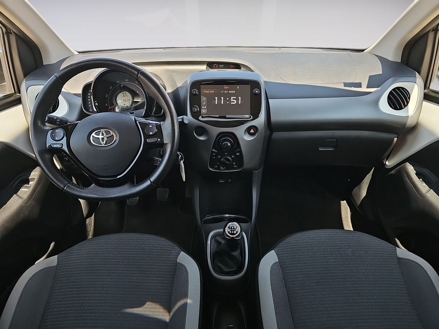 Toyota Aygo 1.0 70 x-play 53 kW (72 CV)