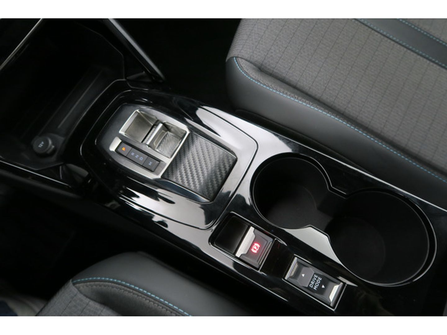 Peugeot 2008 BlueHDi 130 S&S Allure Pack EAT8 96 kW (130 CV)