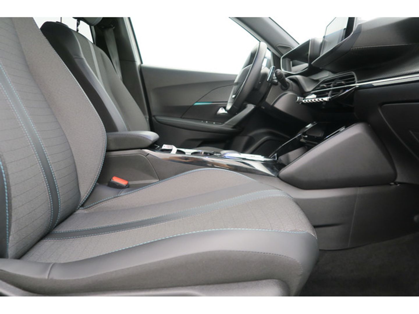 Peugeot 2008 BlueHDi 130 S&S Allure Pack EAT8 96 kW (130 CV)
