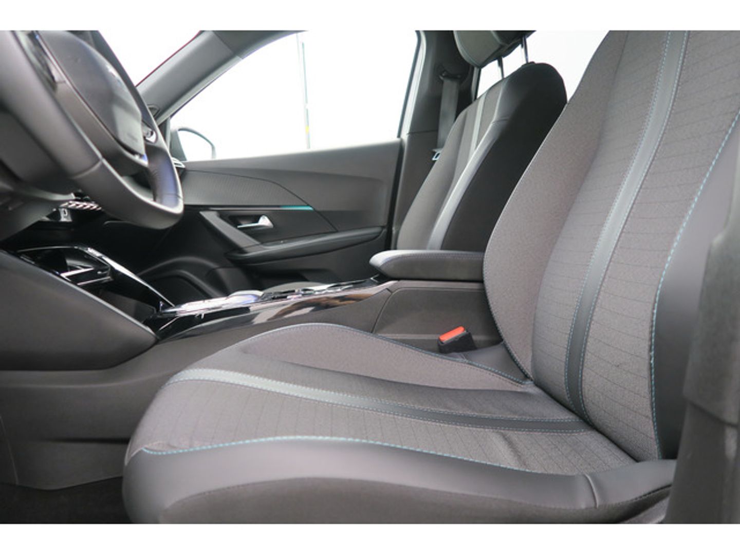 Peugeot 2008 BlueHDi 130 S&S Allure Pack EAT8 96 kW (130 CV)