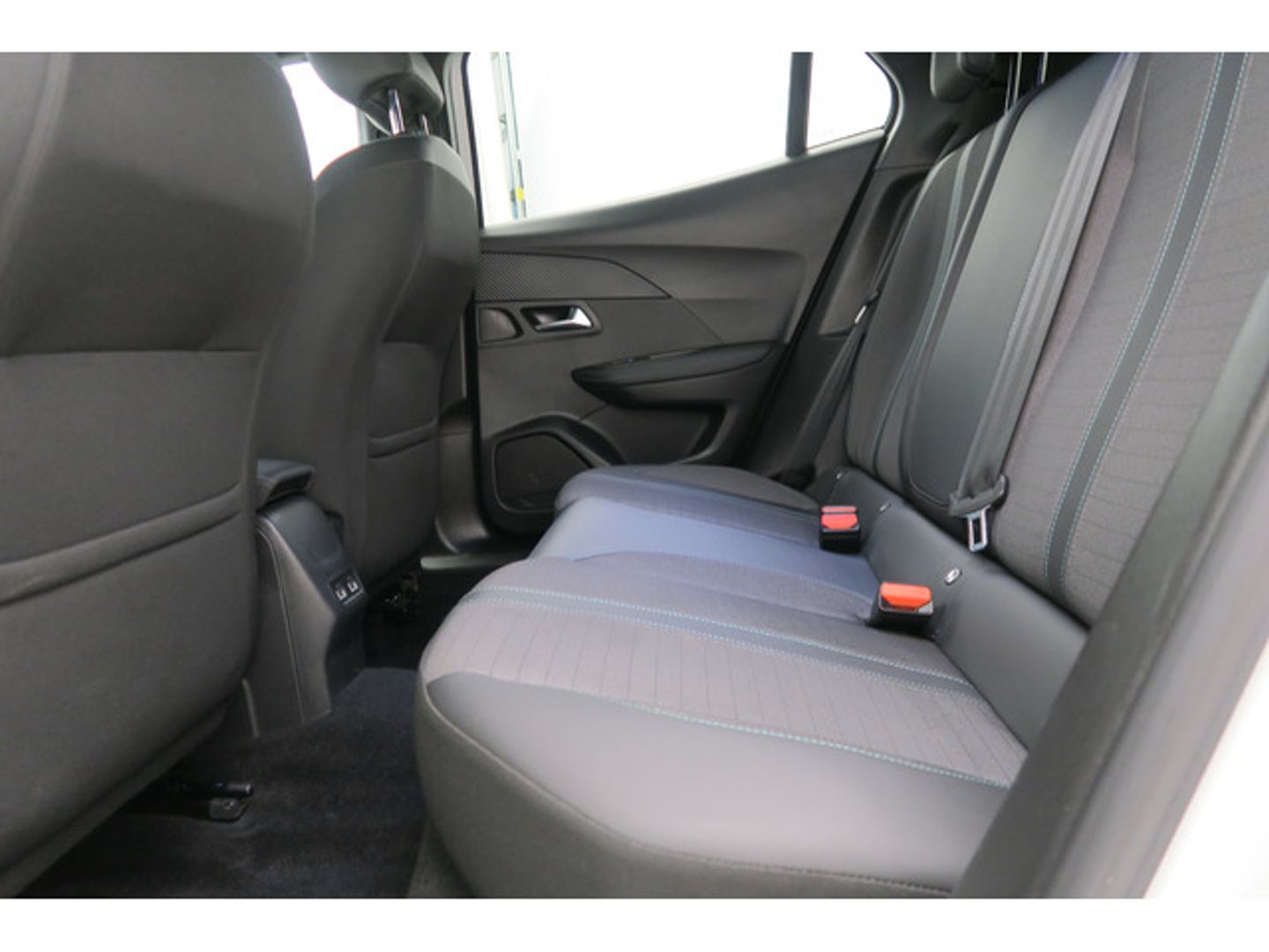 Peugeot 2008 BlueHDi 130 S&S Allure Pack EAT8 96 kW (130 CV)