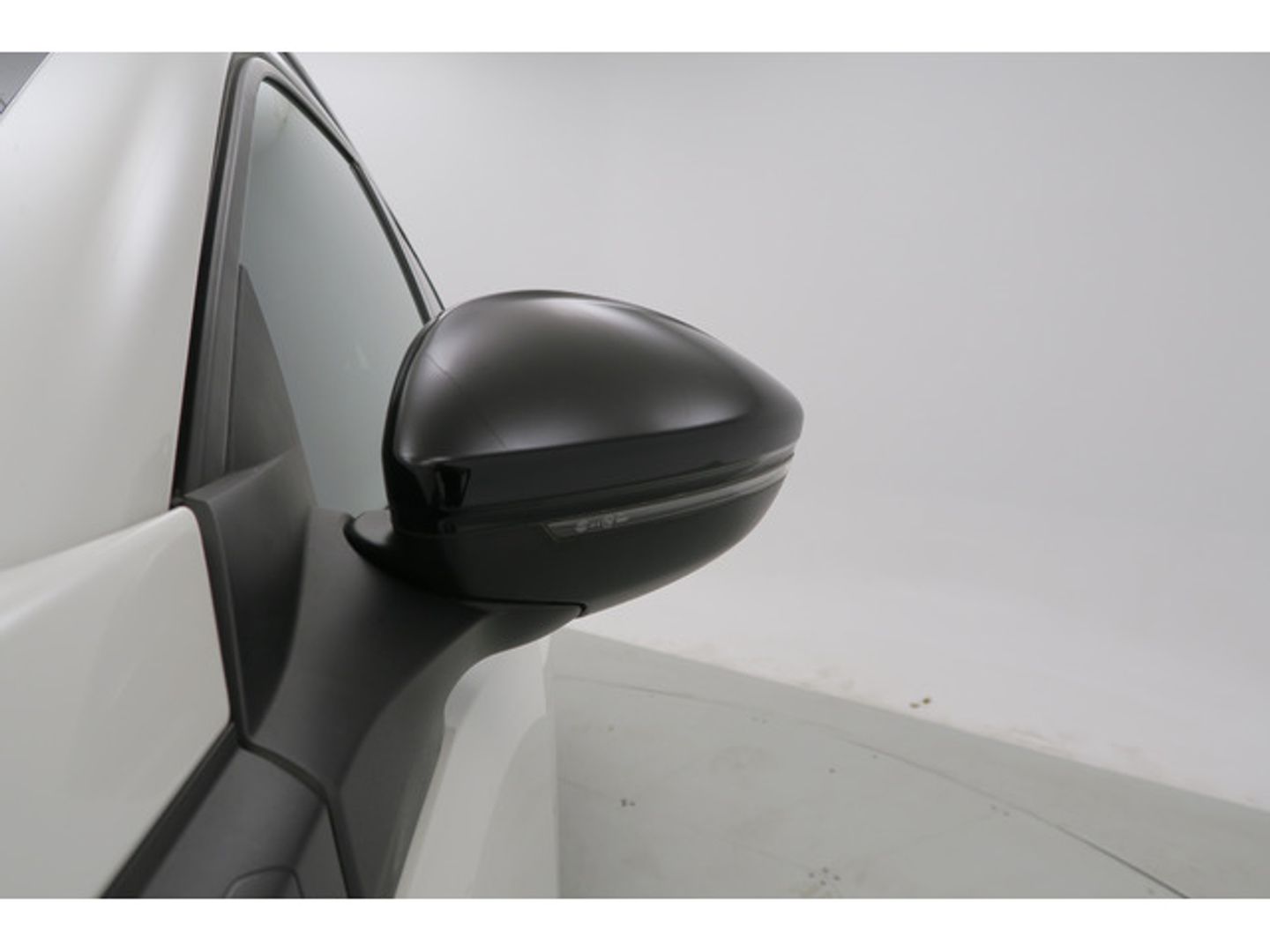 Peugeot 2008 BlueHDi 130 S&S Allure Pack EAT8 96 kW (130 CV)