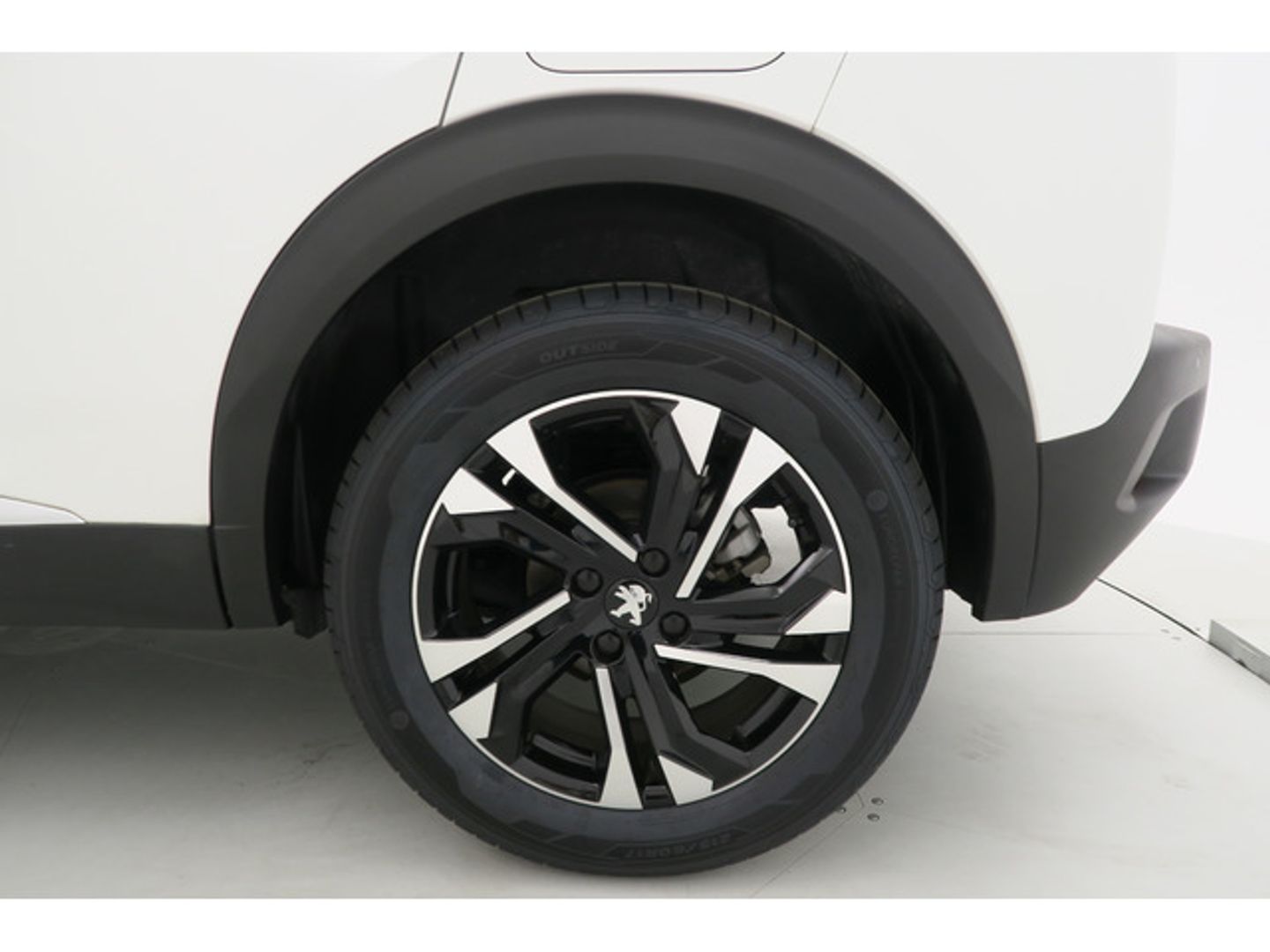 Peugeot 2008 BlueHDi 130 S&S Allure Pack EAT8 96 kW (130 CV)