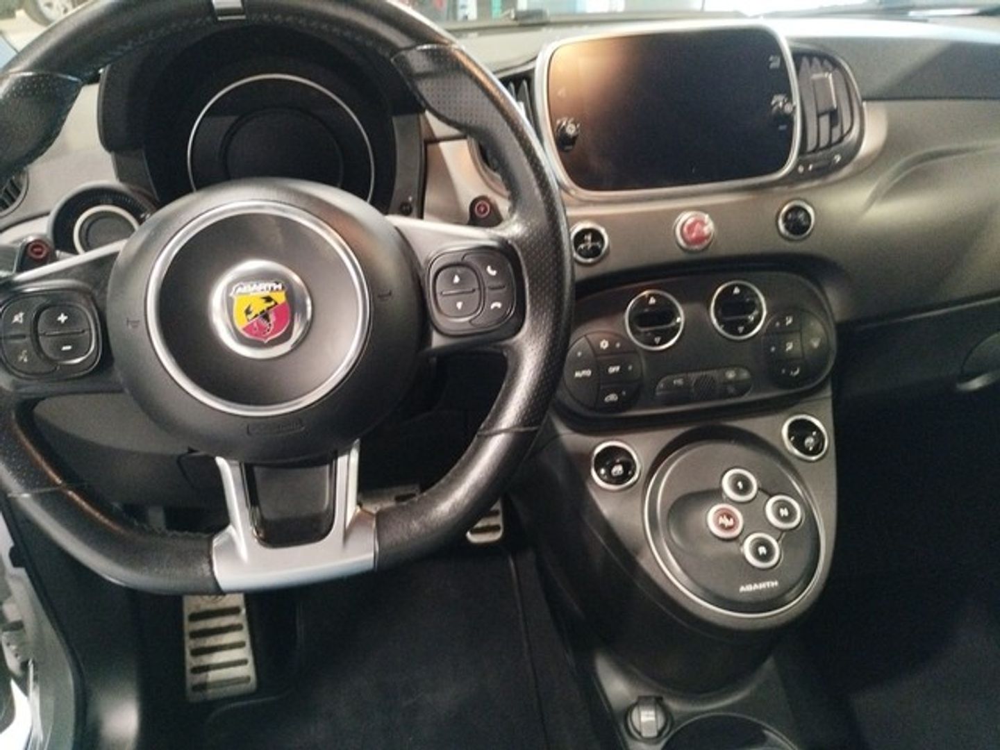 Abarth 500 1.4 16v T-Jet 595 121 kW (165 CV)
