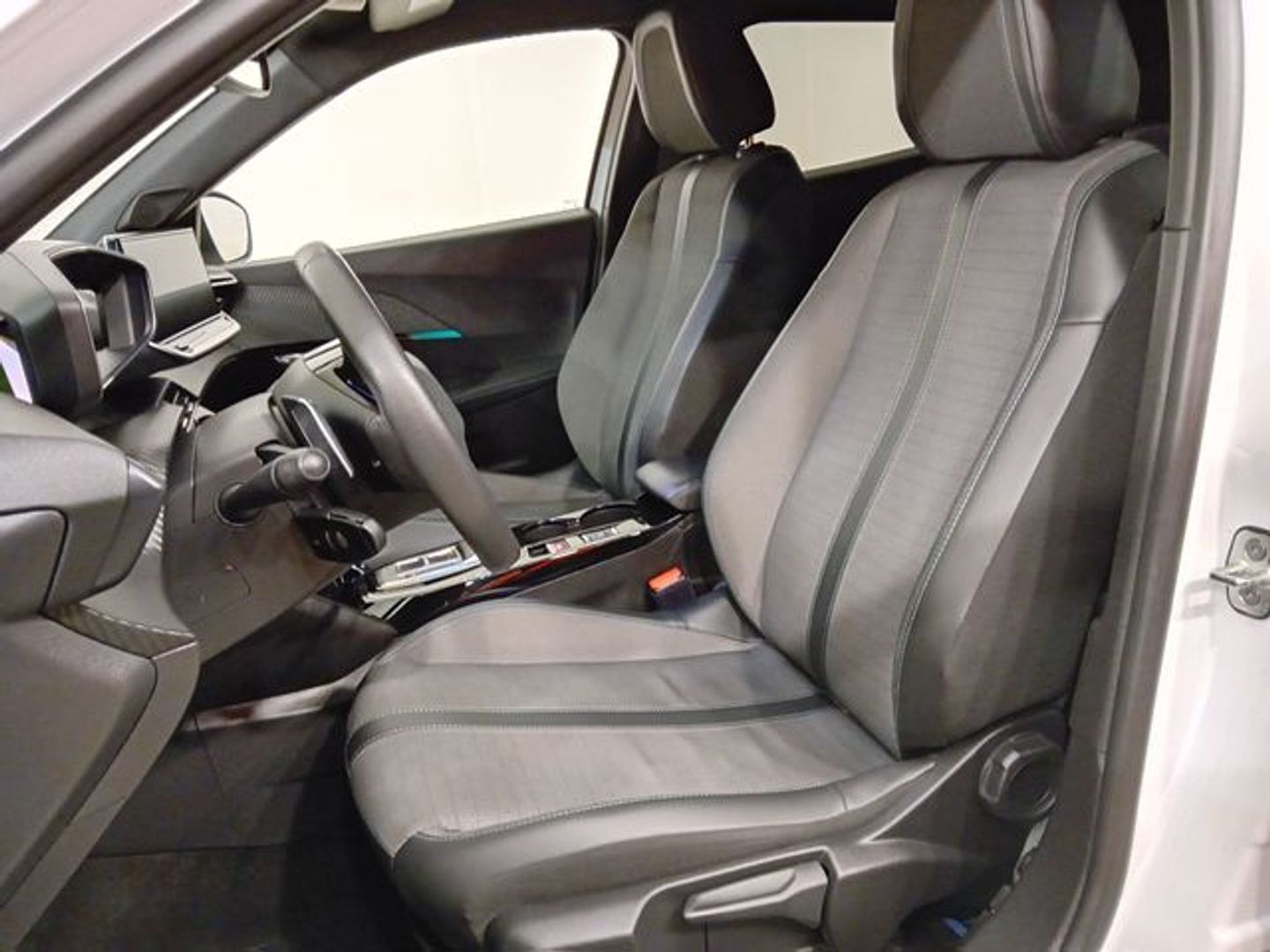 Peugeot 2008 BlueHDi 130 S&S Allure Pack EAT8 96 kW (130 CV)