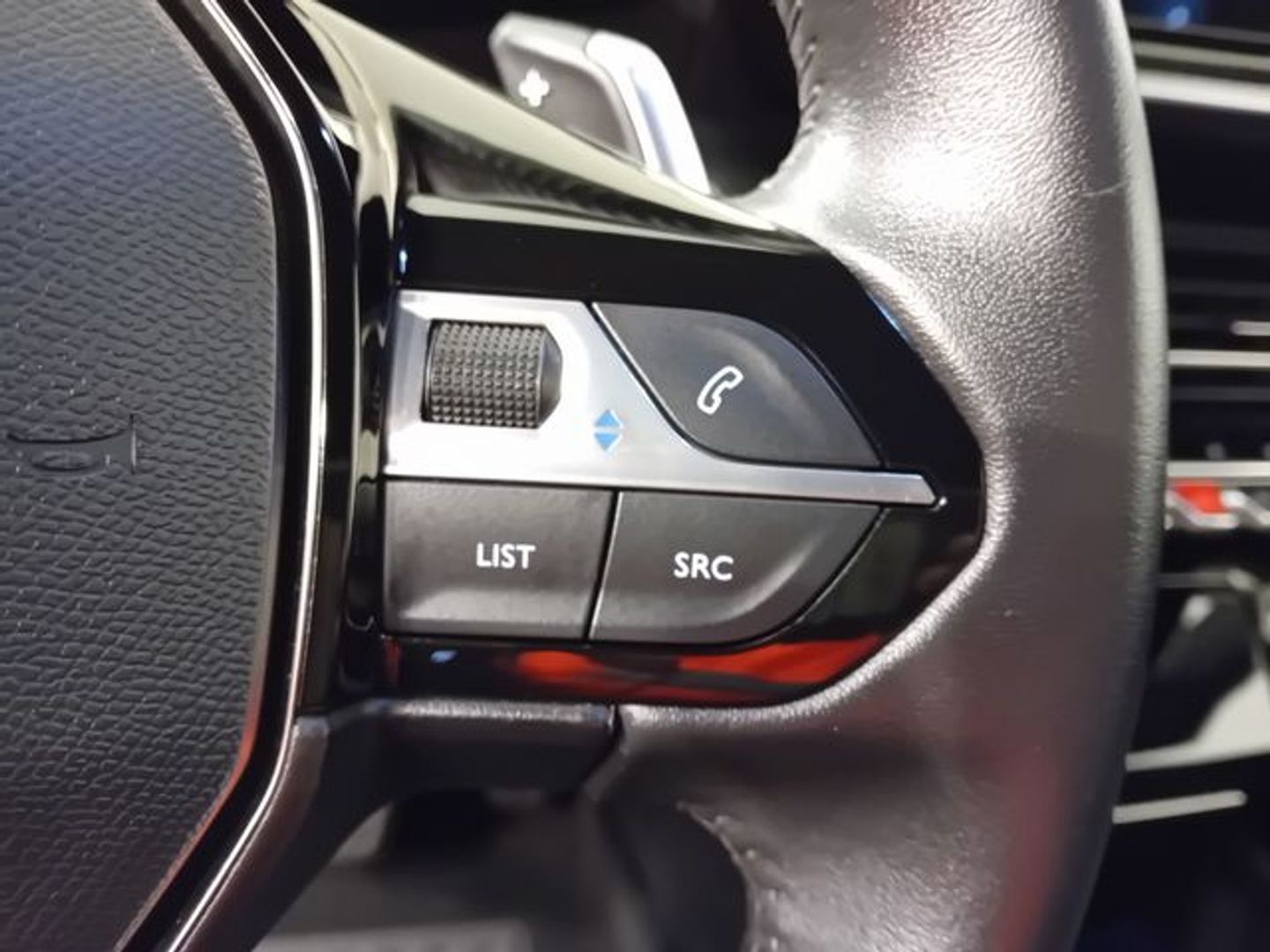 Peugeot 2008 BlueHDi 130 S&S Allure Pack EAT8 96 kW (130 CV)
