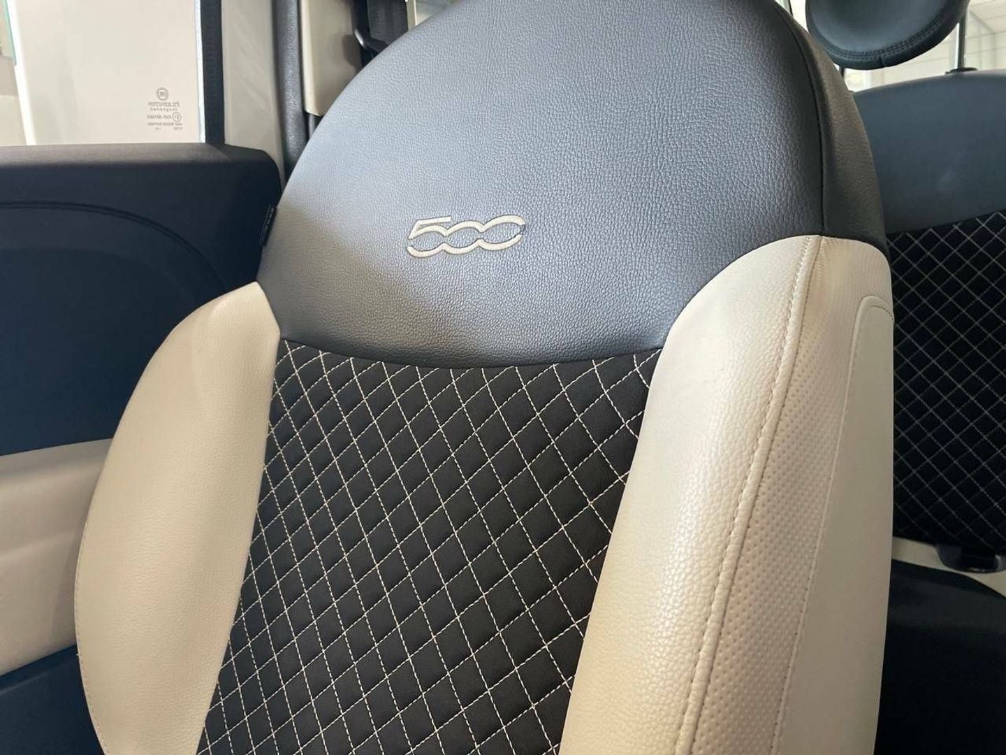Fiat 500 1.0 Hybrid Dolcevita 51 kW (70 CV)