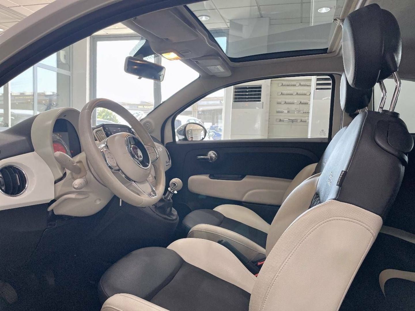 Fiat 500 1.0 Hybrid Dolcevita 51 kW (70 CV)