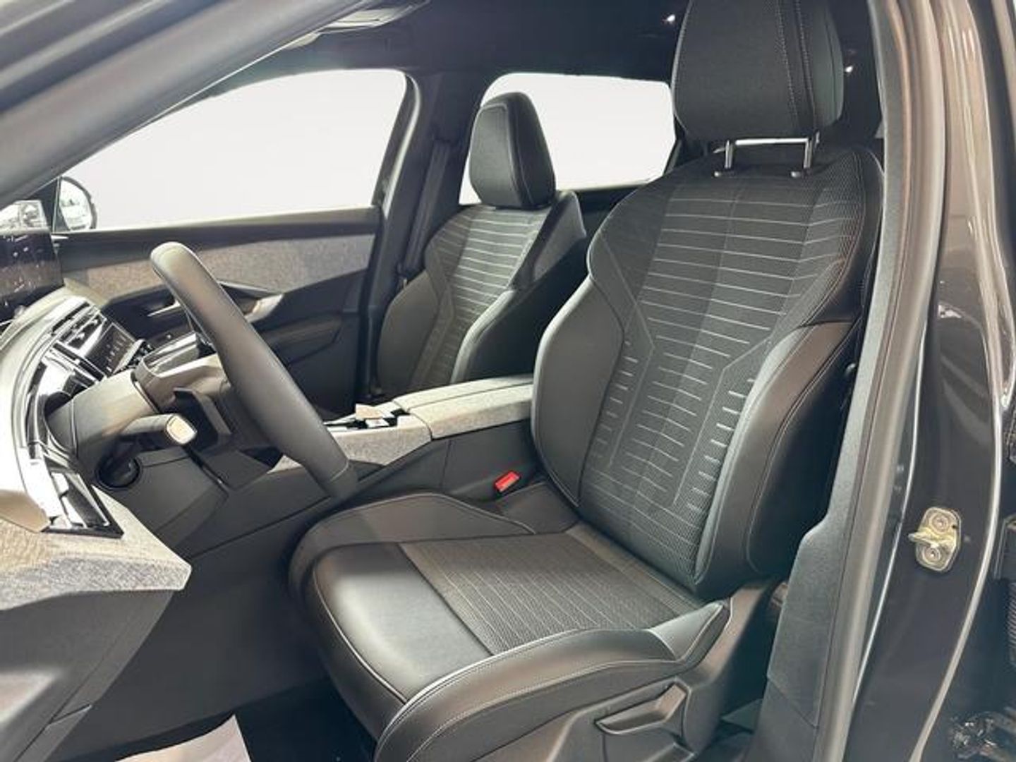 Peugeot 5008 Hybrid 1.2 Allure eDCS6 100 kW (136 CV)