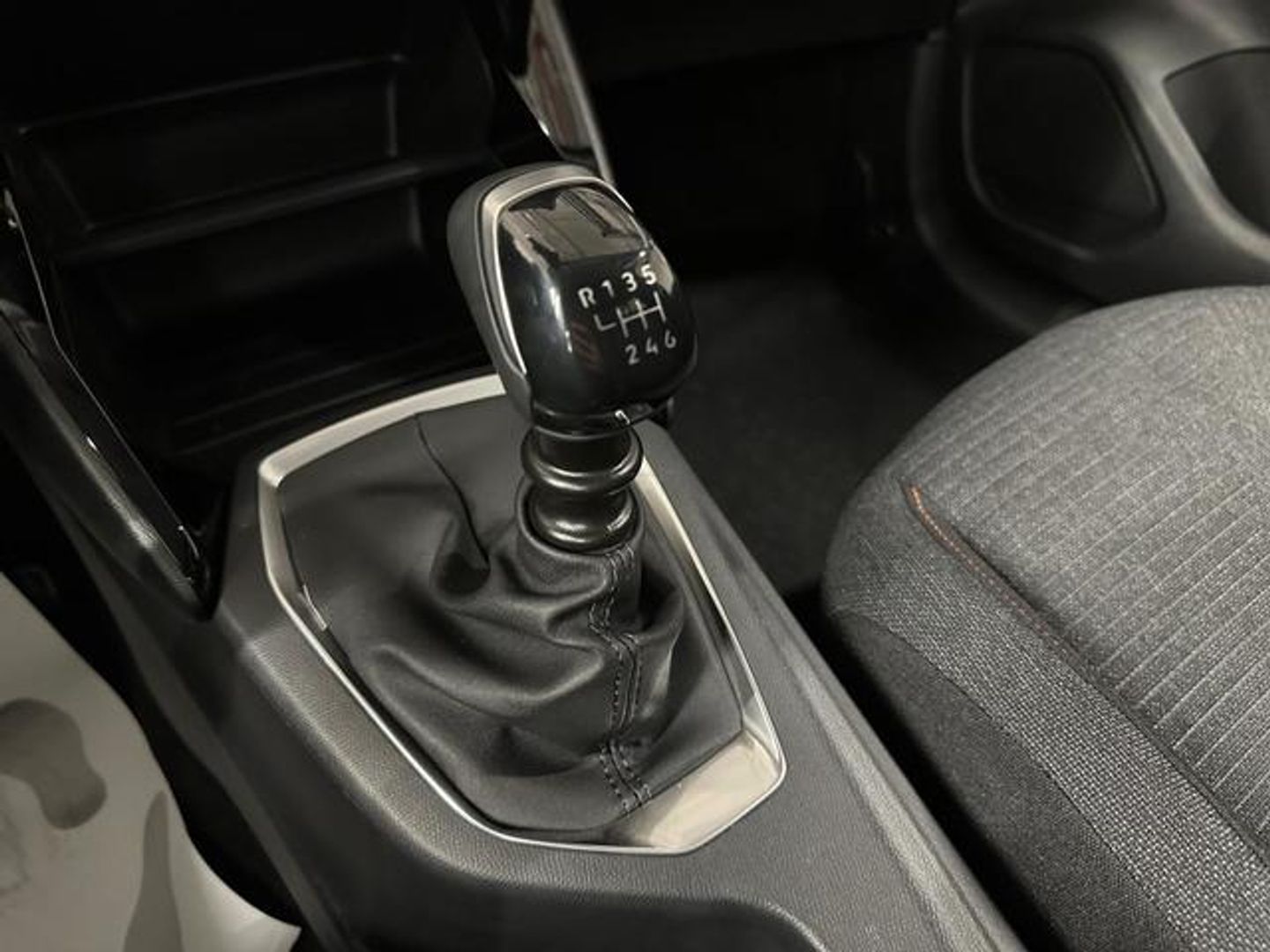Peugeot 208 PureTech 100 Style 75 kW (100 CV)