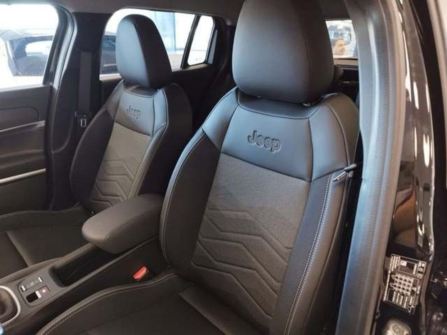 Jeep Avenger 1.2 G Summit 74 kW (100 CV)