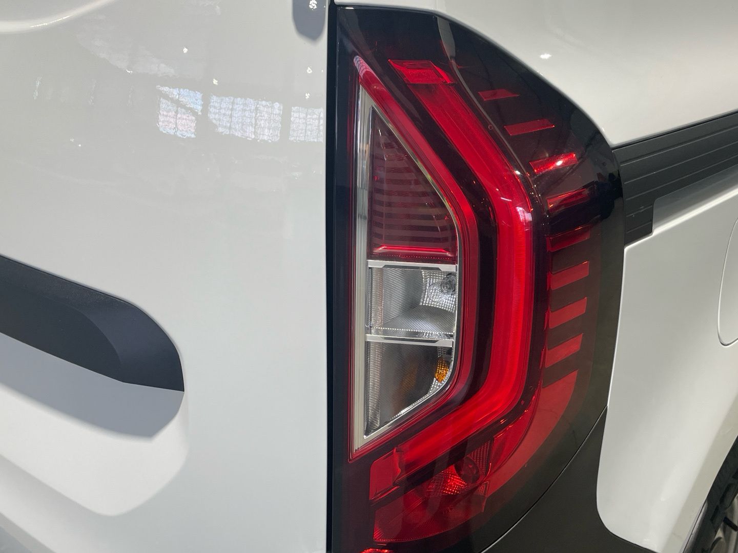 Renault Kangoo Furgon Ábrete Sésamo por Renault dCi 70 kW (95 CV)