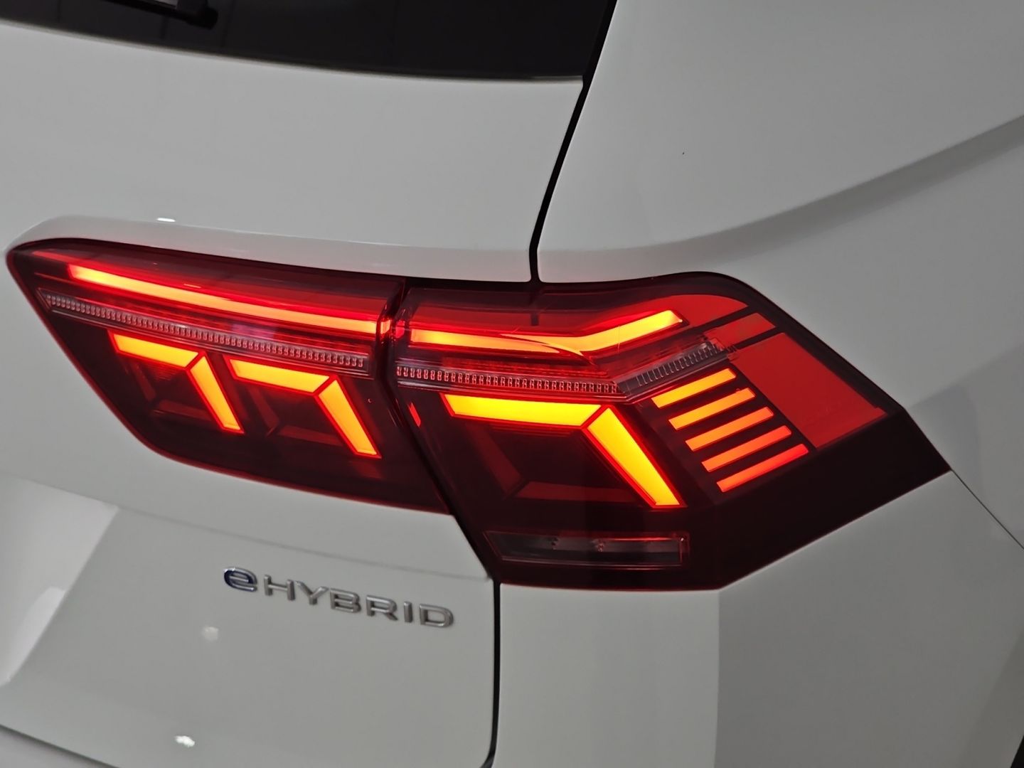 Volkswagen Tiguan R-Line 1.4 TSI eHybrid 180 kW (245 CV) DSG Blanco All Terrain / Pick-up