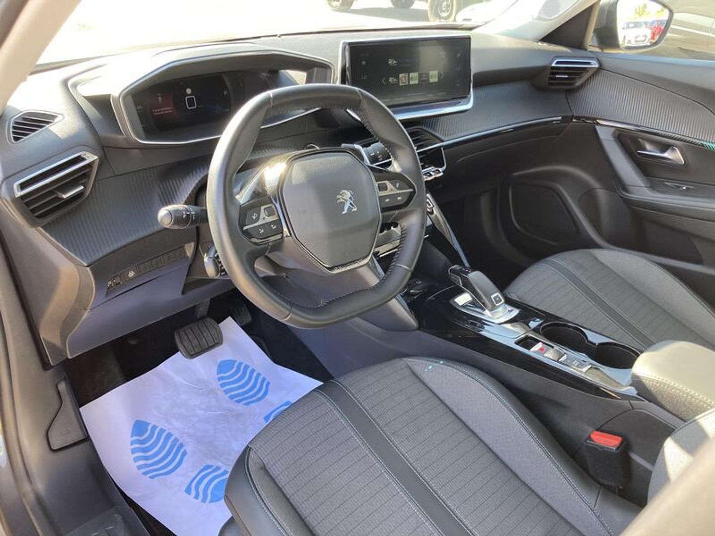 Peugeot 2008 PureTech 130 S&S Allure Pack EAT8 96 kW (130 CV)