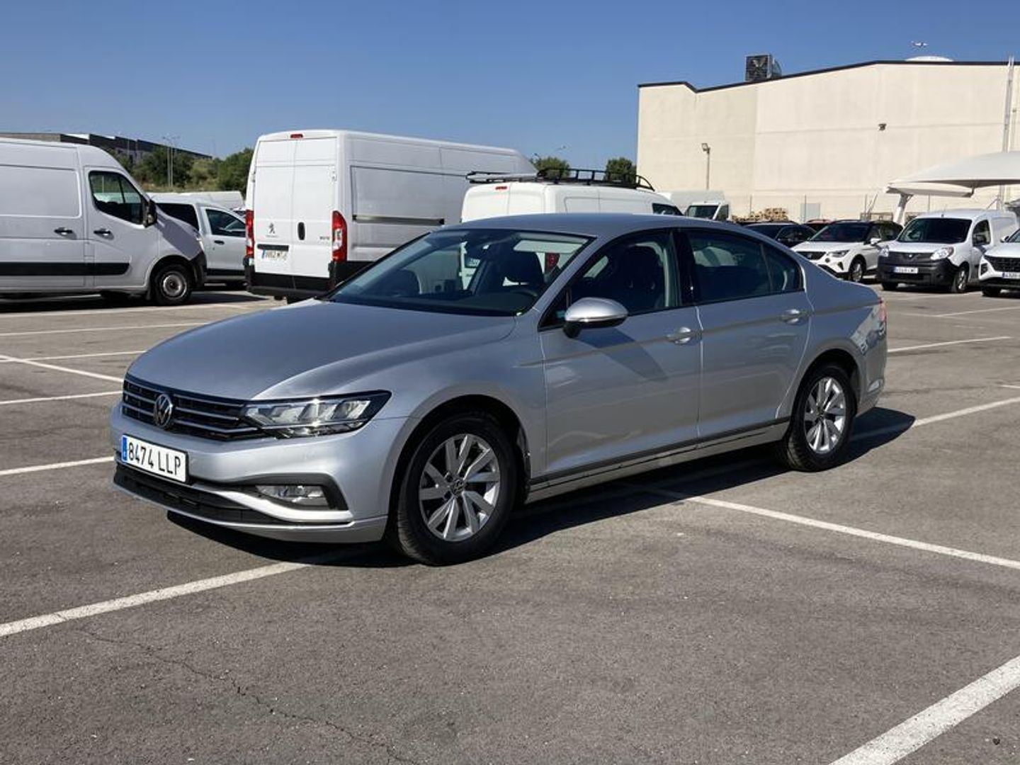 Volkswagen Passat Business 1.5 TSI 110 kW (150 CV) Gris Plata Sedan