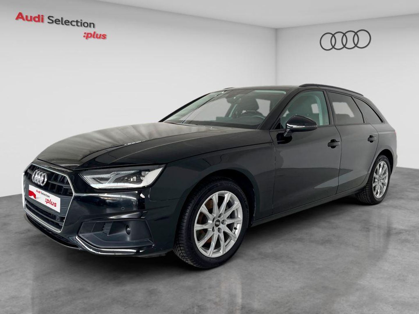 Audi A4 Avant Black line 35 TFSI 110 kW (150 CV) S tronic Negro Familiar