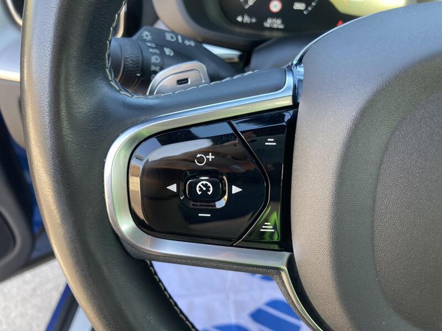 Volvo XC60 T8 R-Design AWD Auto 287 kW (390 CV)
