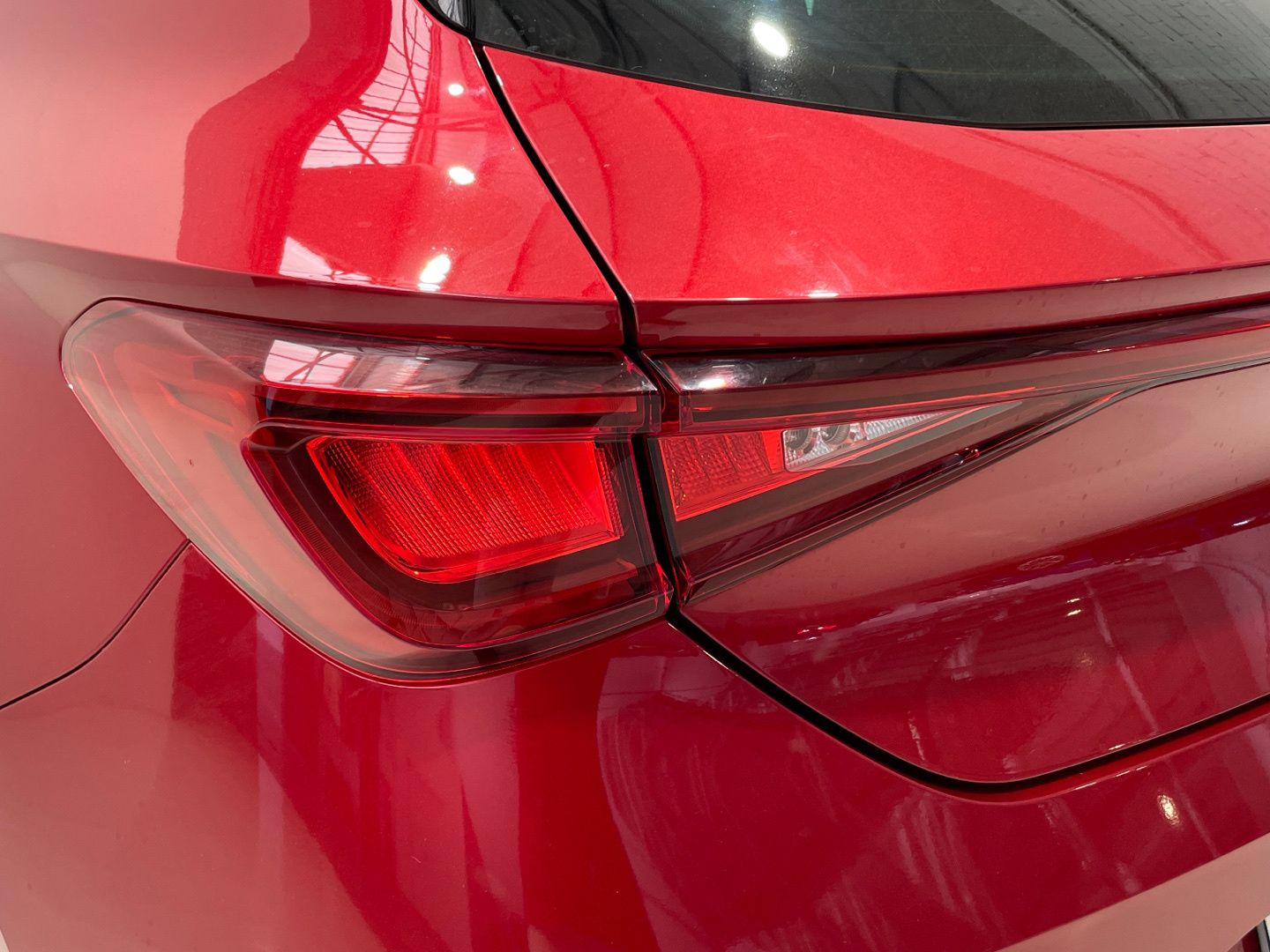 SEAT León 1.5 eTSI S&S FR Launch Pack L DSG 110 kW (150 CV)