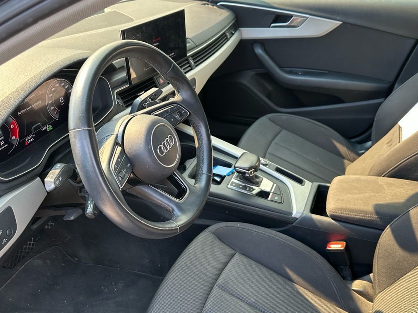 Audi A4 Advanced 30 TDI 100 kW (136 CV) S tronic