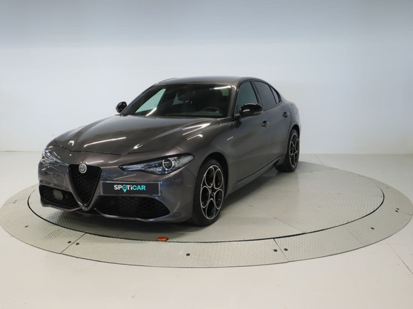 Alfa Romeo Giulia 2.2 Diesel Veloce Q4 154 kW (210 CV) Gris Sedan
