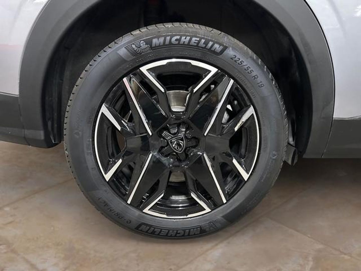Peugeot 5008 Hybrid 1.2 Allure eDCS6 100 kW (136 CV)