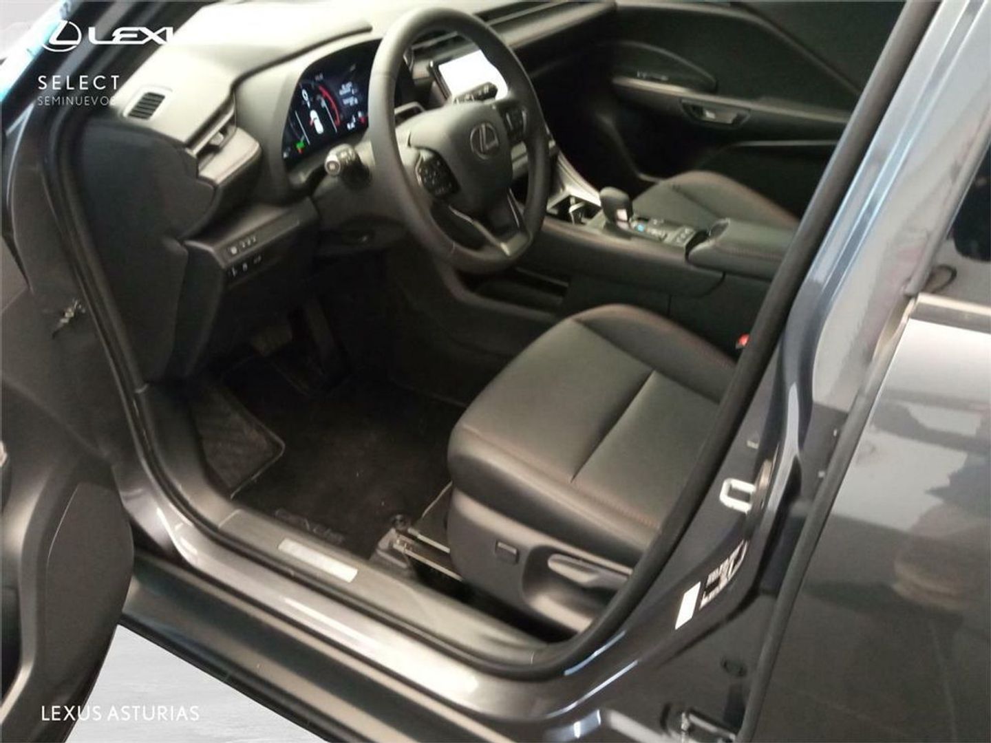 Lexus LBX 1.5 HEV Emotion+ 100 kW (136 CV)