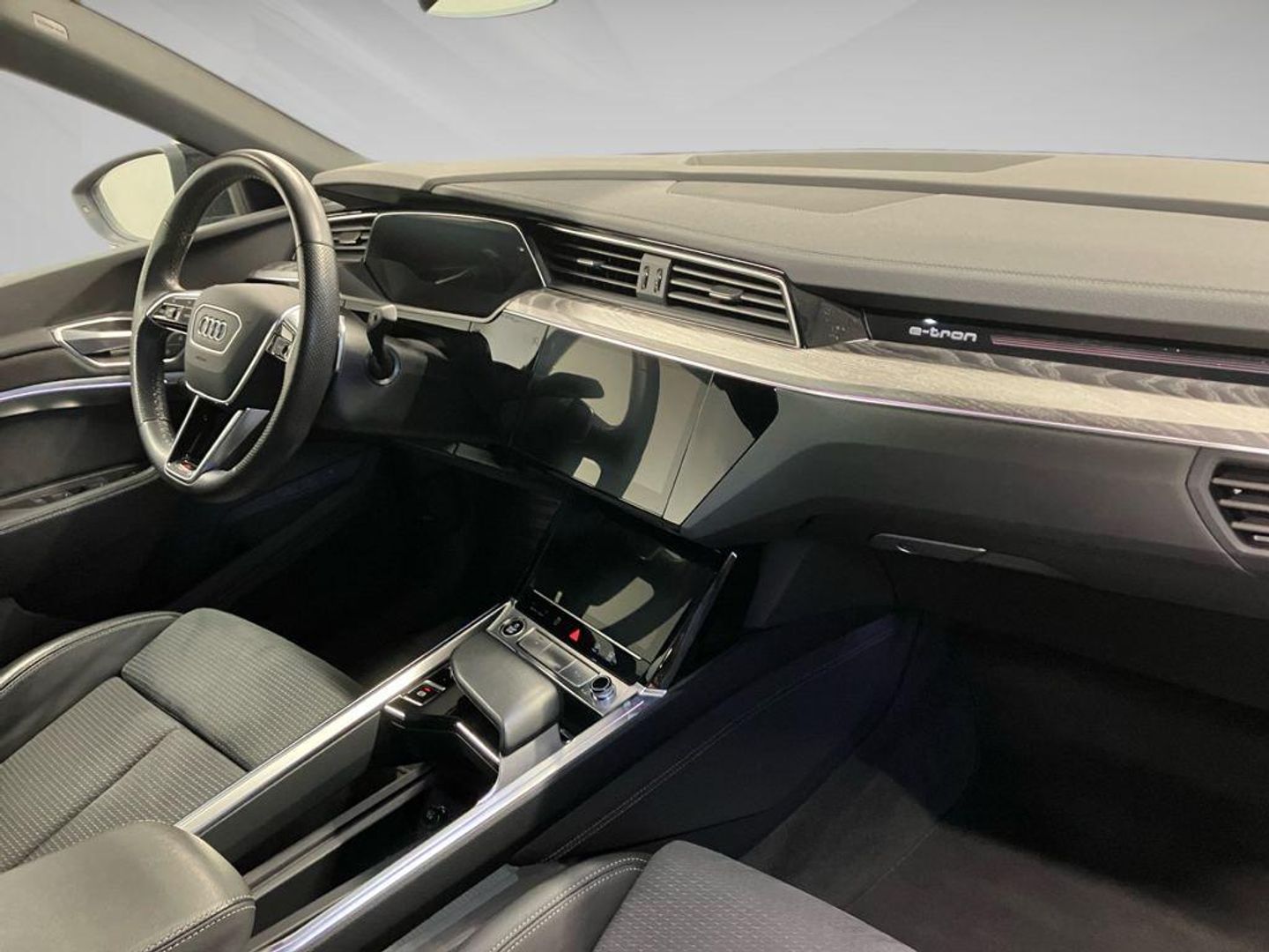 Audi e-tron Sportback S line 55 quattro 300 kW (408 CV)