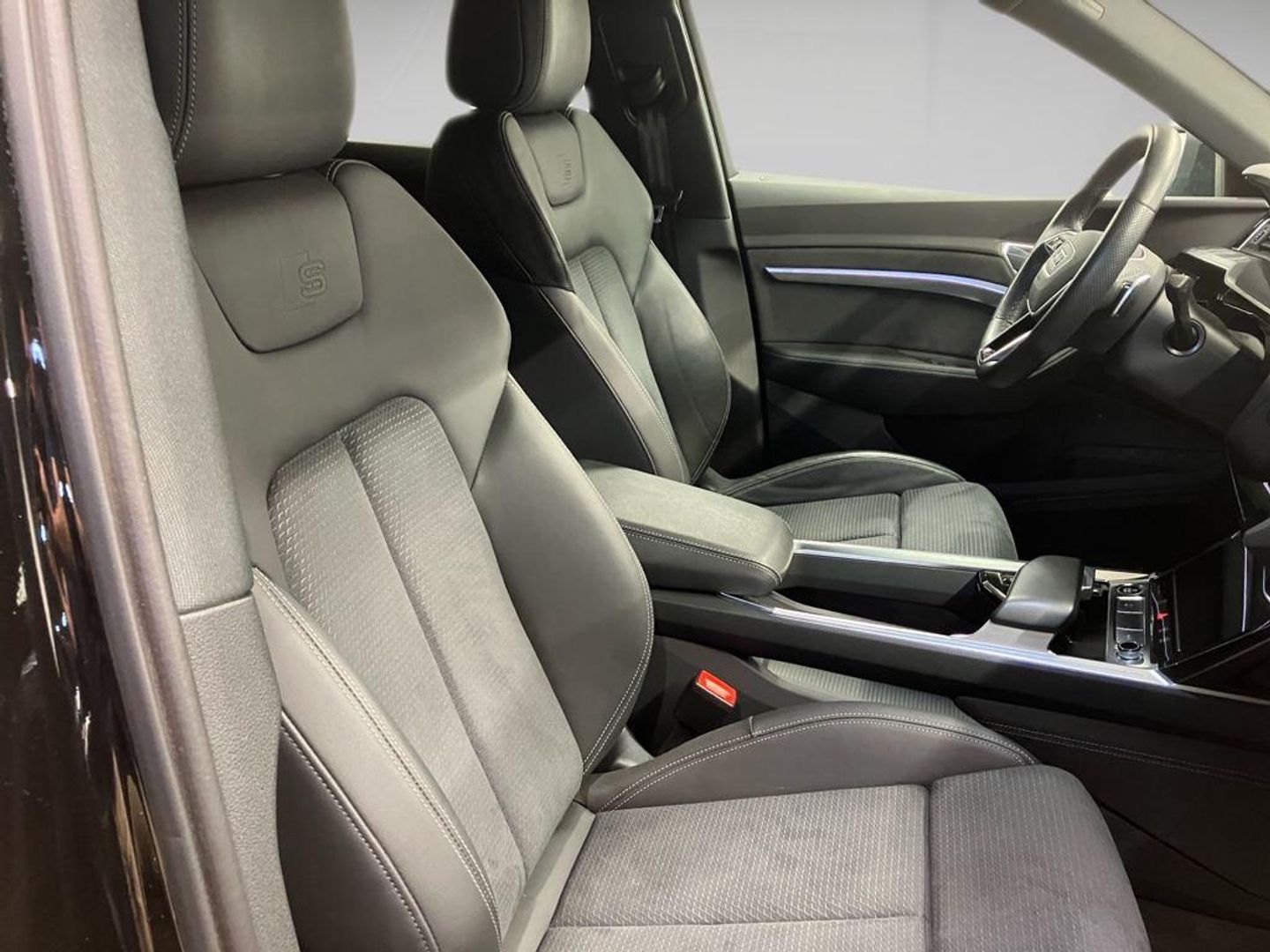 Audi e-tron Sportback S line 55 quattro 300 kW (408 CV)