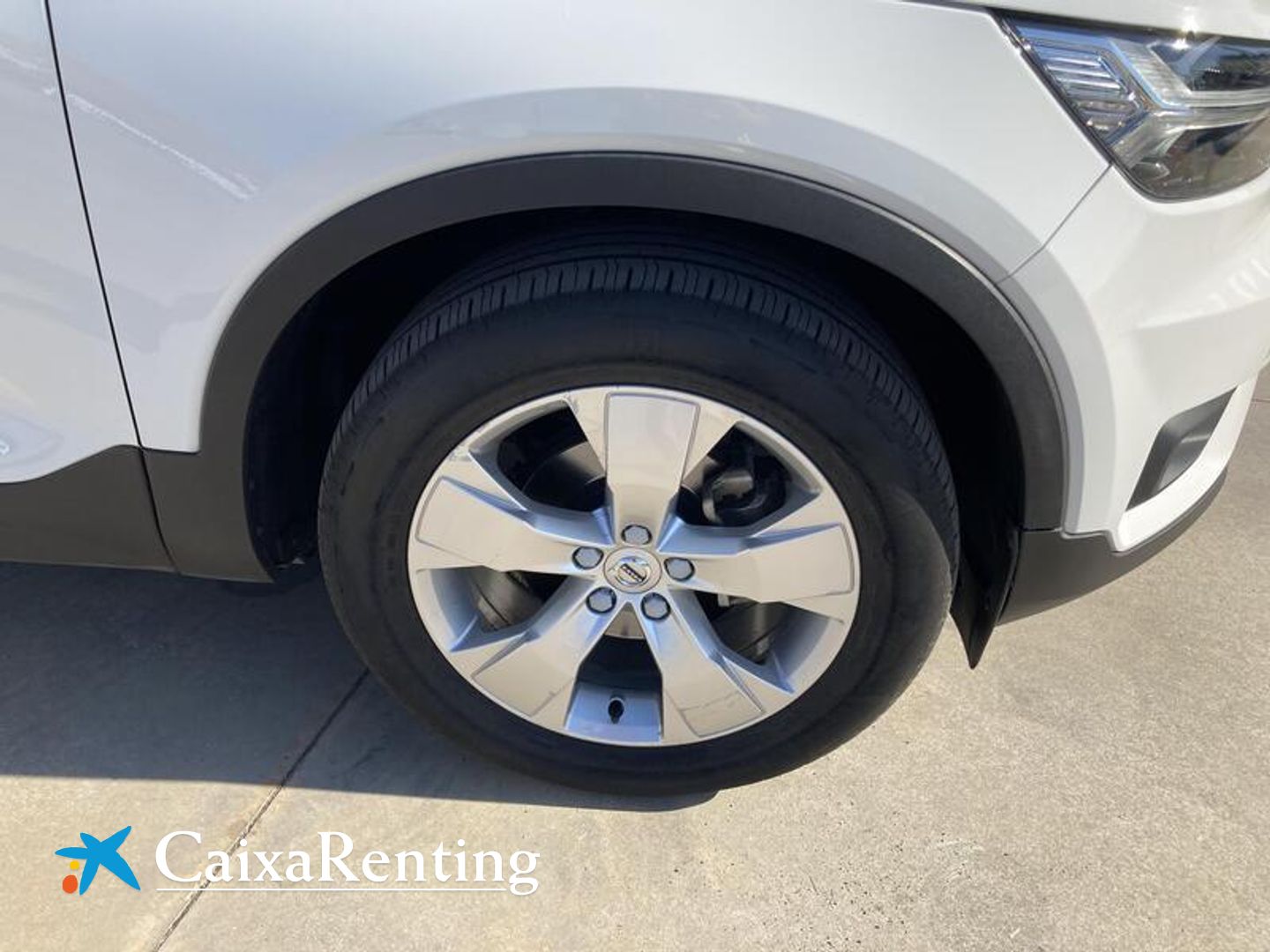 Volvo XC40 T2 Momentum Pro Auto 95 kW (129 CV)