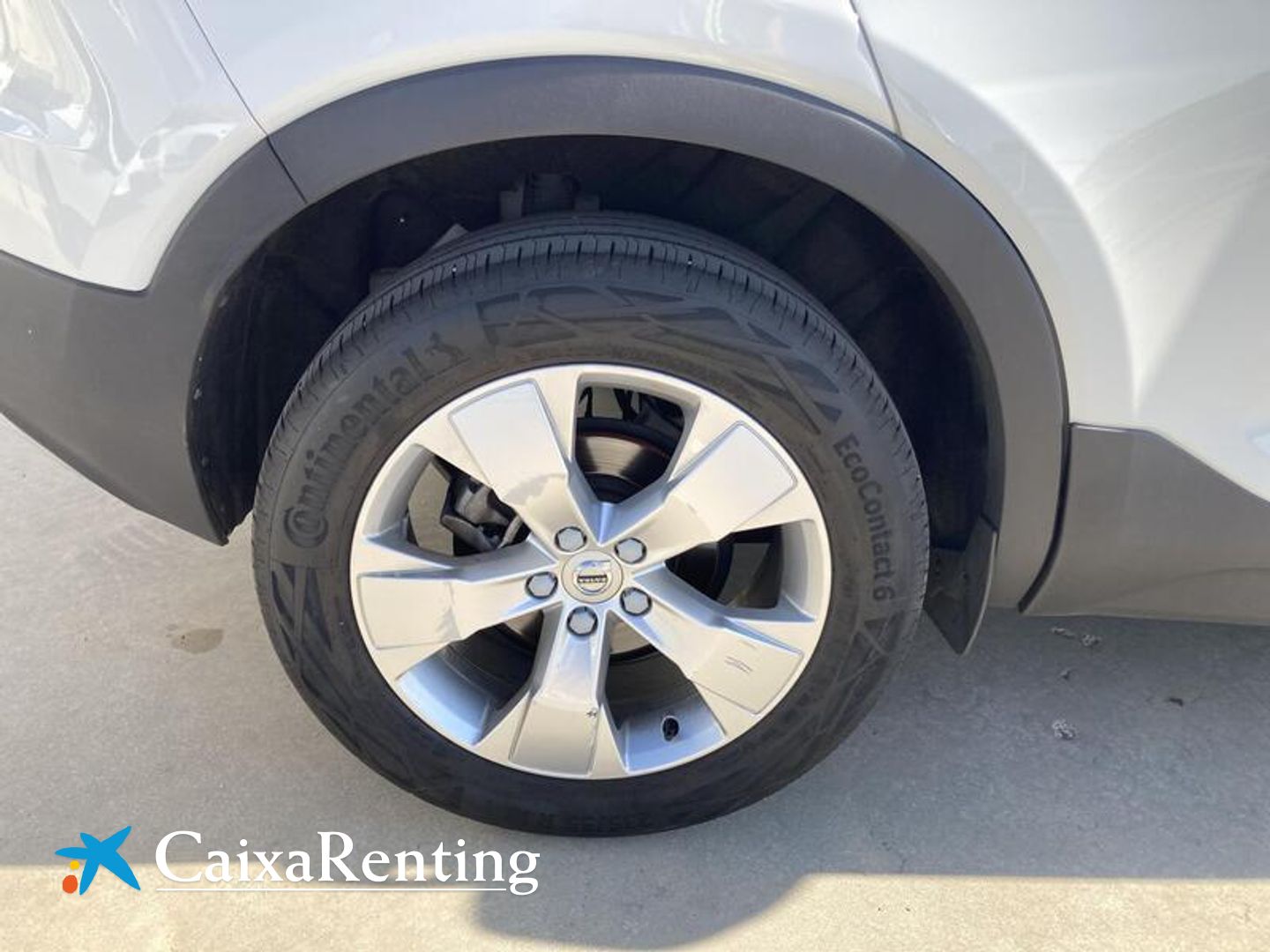 Volvo XC40 T2 Momentum Pro Auto 95 kW (129 CV)