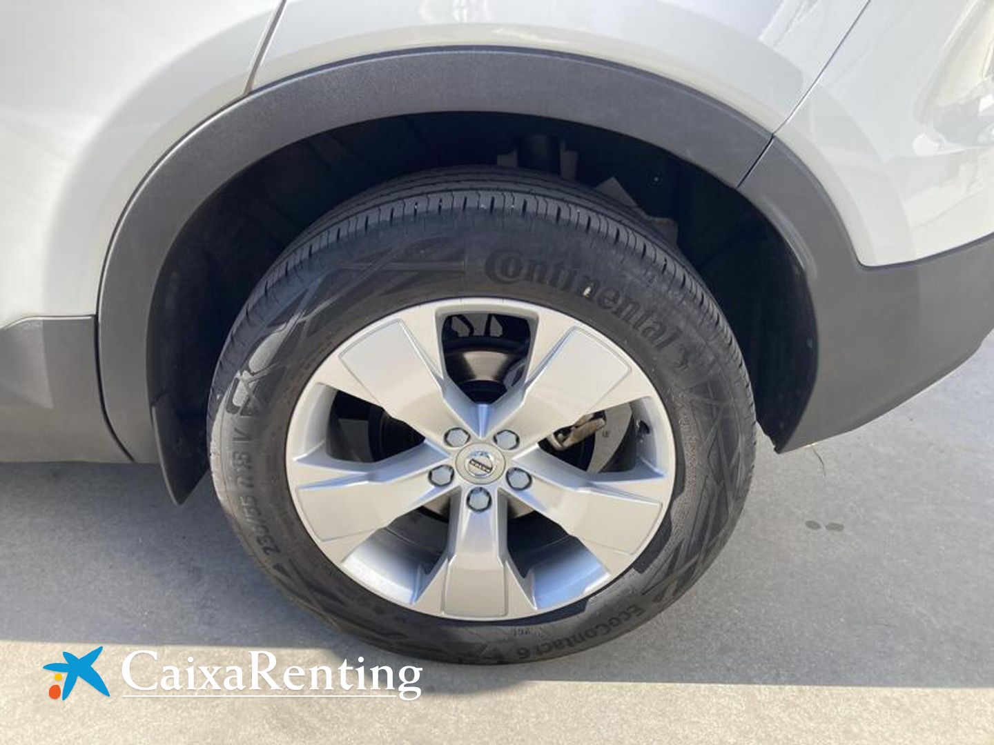 Volvo XC40 T2 Momentum Pro Auto 95 kW (129 CV)