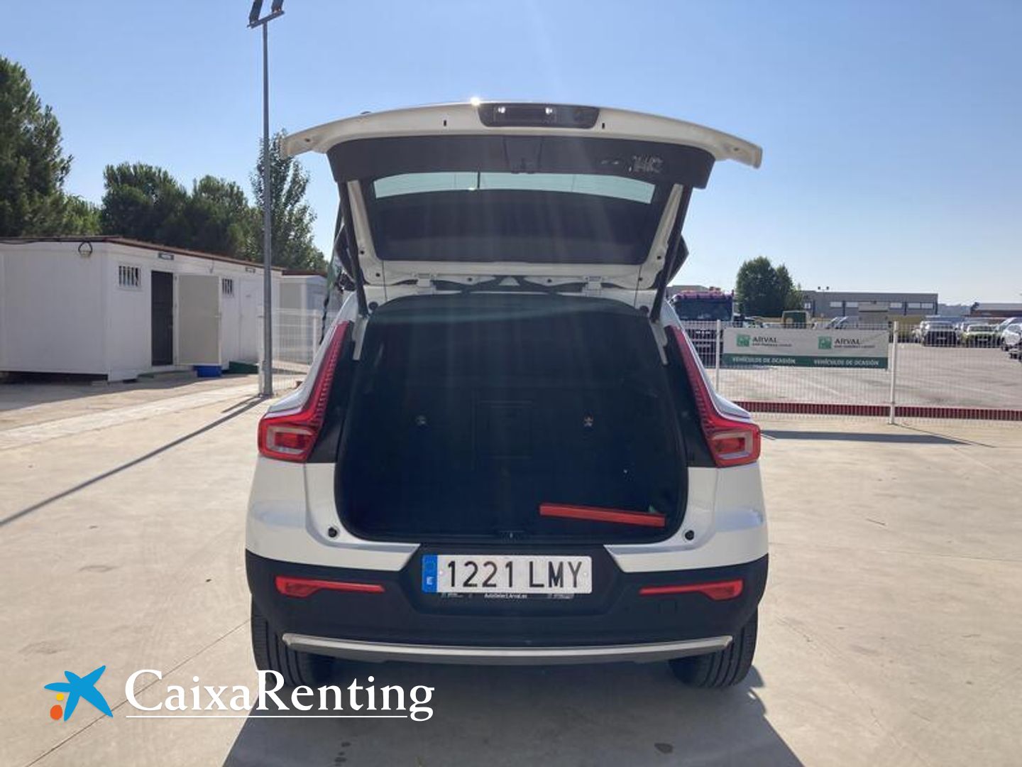 Volvo XC40 T2 Momentum Pro Auto 95 kW (129 CV)