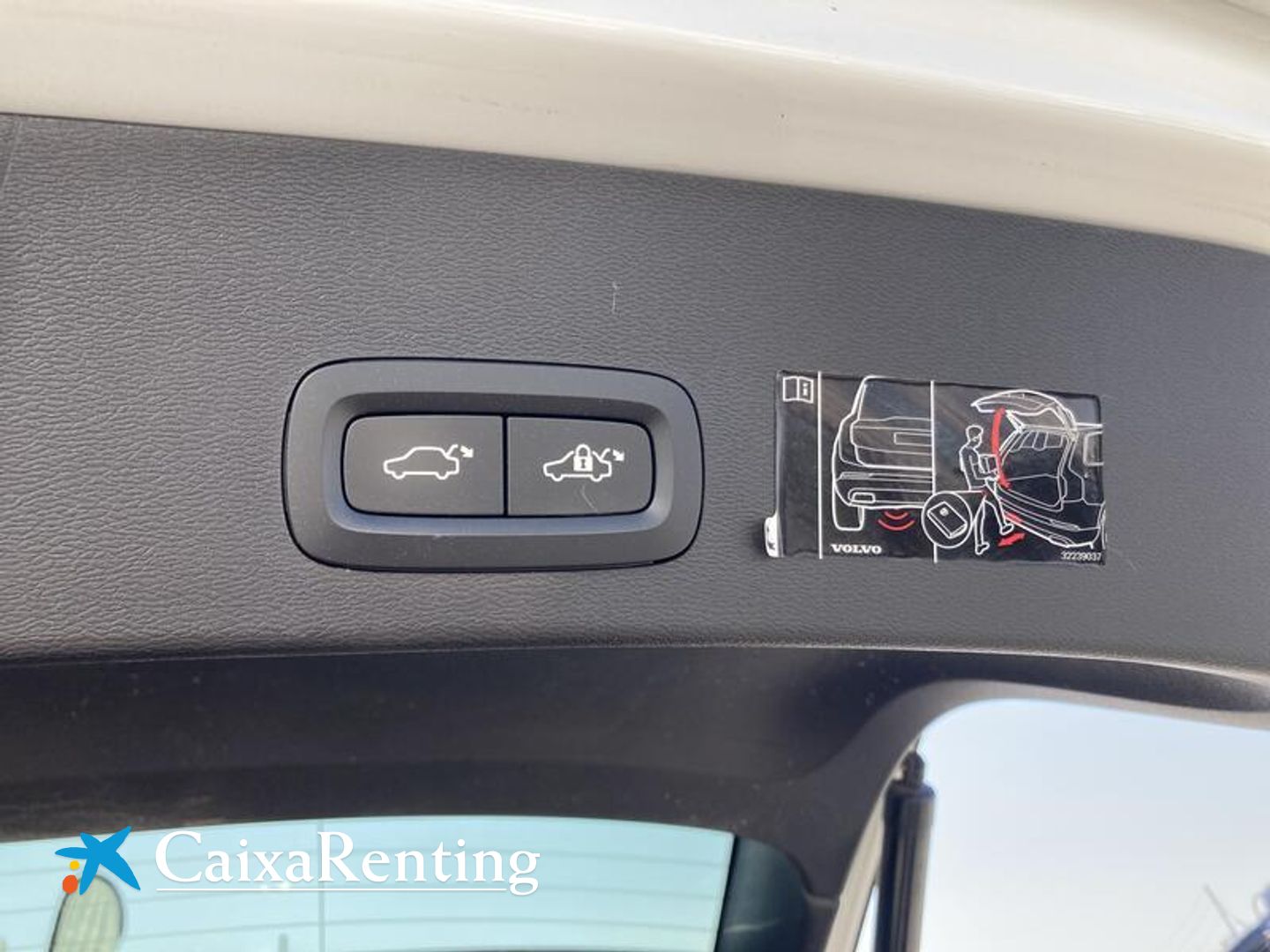 Volvo XC40 T2 Momentum Pro Auto 95 kW (129 CV)