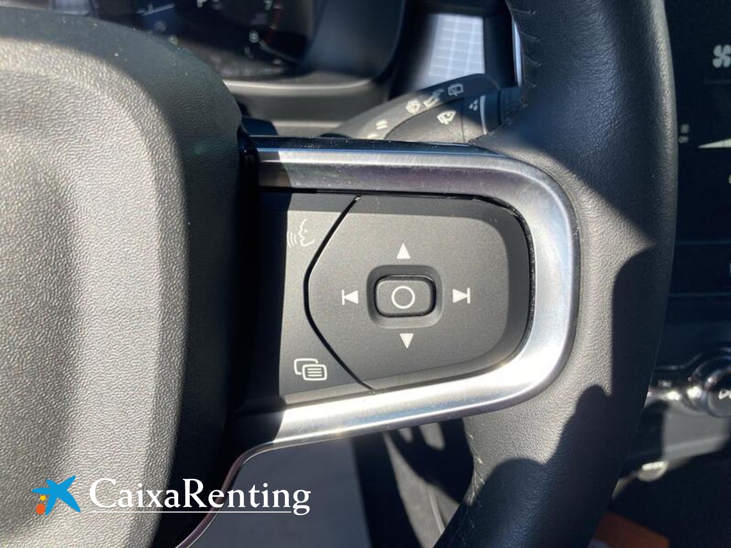 Volvo XC40 T2 Momentum Pro Auto 95 kW (129 CV)