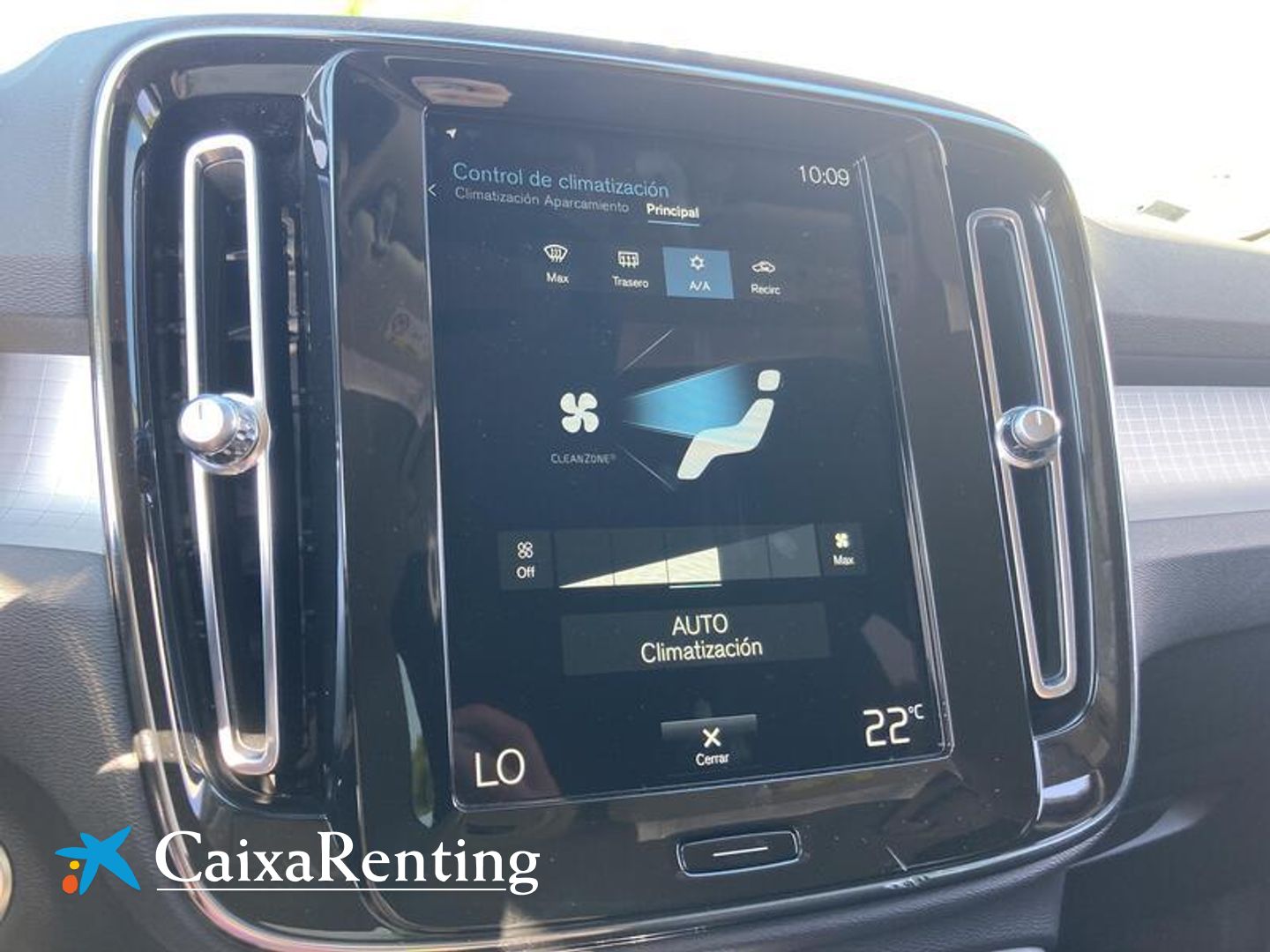 Volvo XC40 T2 Momentum Pro Auto 95 kW (129 CV)