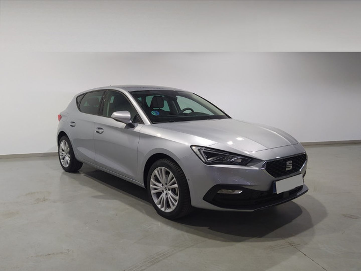 SEAT León 1.5 eTSI S&S Style Special Edition Vision DSG 110 kW (150 CV) Gris Plata Sedan
