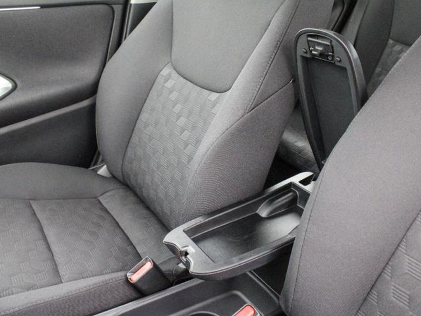 Toyota Yaris 120H Active Plus 85 kW (116 CV)