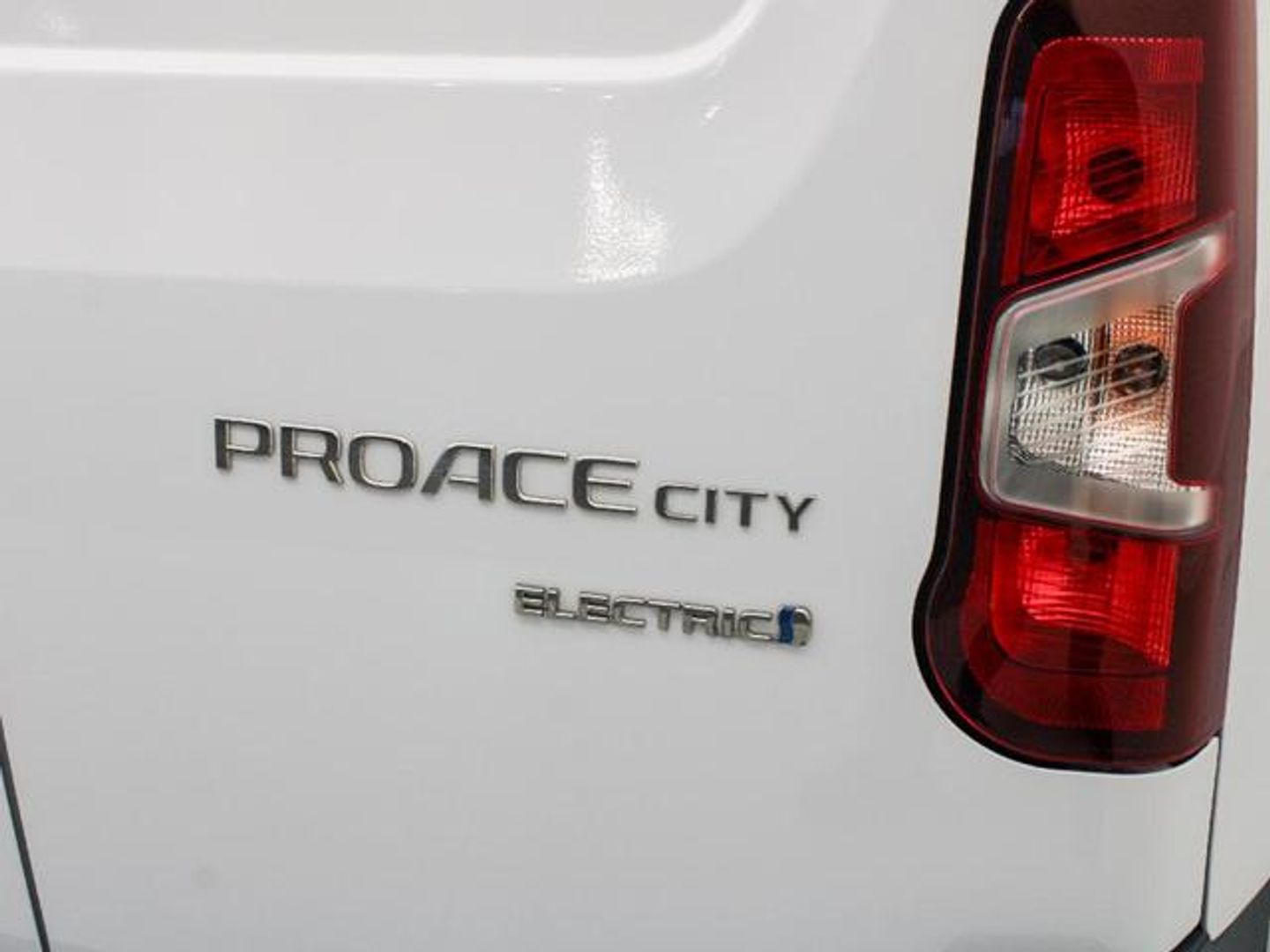 Toyota Proace City EV GX L1 50kWh 100 kW (136 CV)