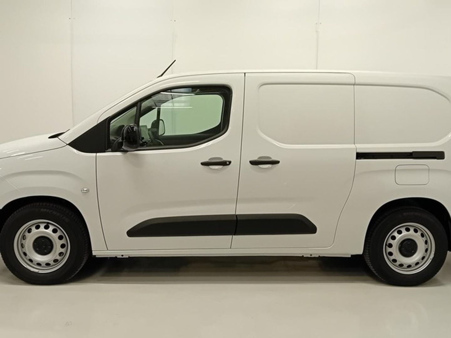 Peugeot e-Partner Long 800kg 100 kW (136 CV)